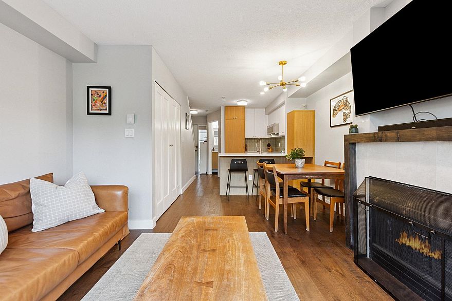 314 2565 W Broadway Street