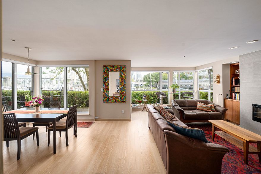 108 1502 Island Park Walk