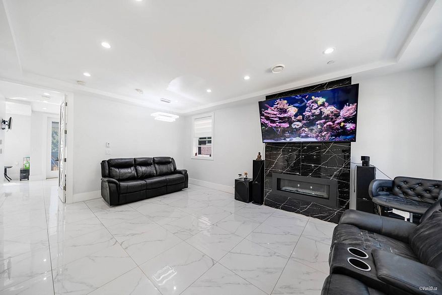 4841 Dumfries Street