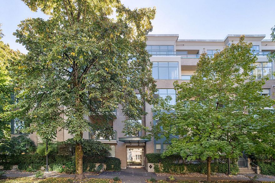 210 2028 W 11th Avenue