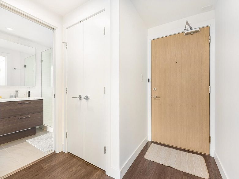 2008 8538 River District Crossing