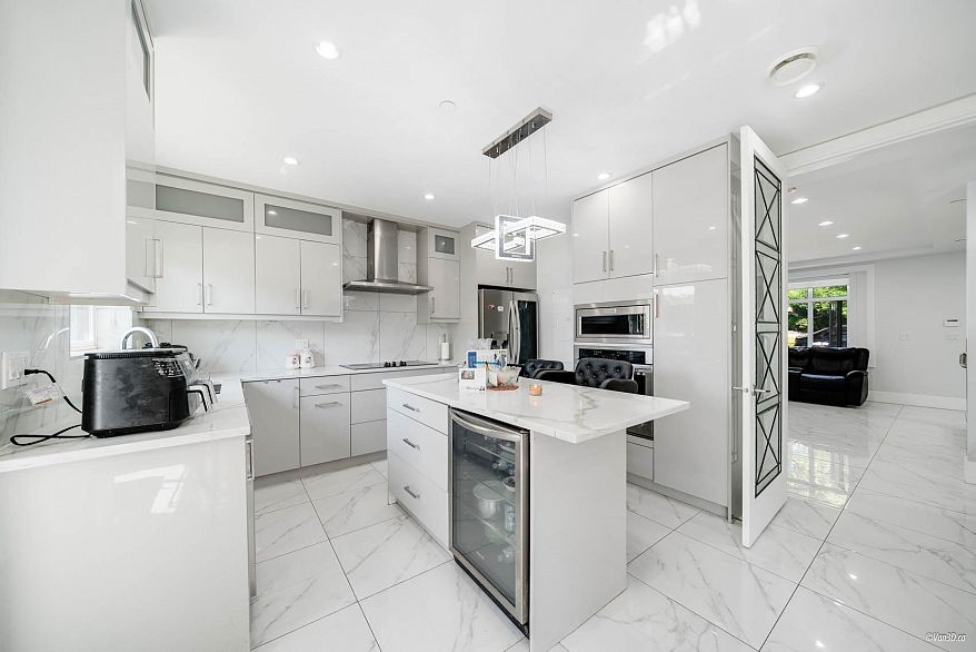 4841 Dumfries Street