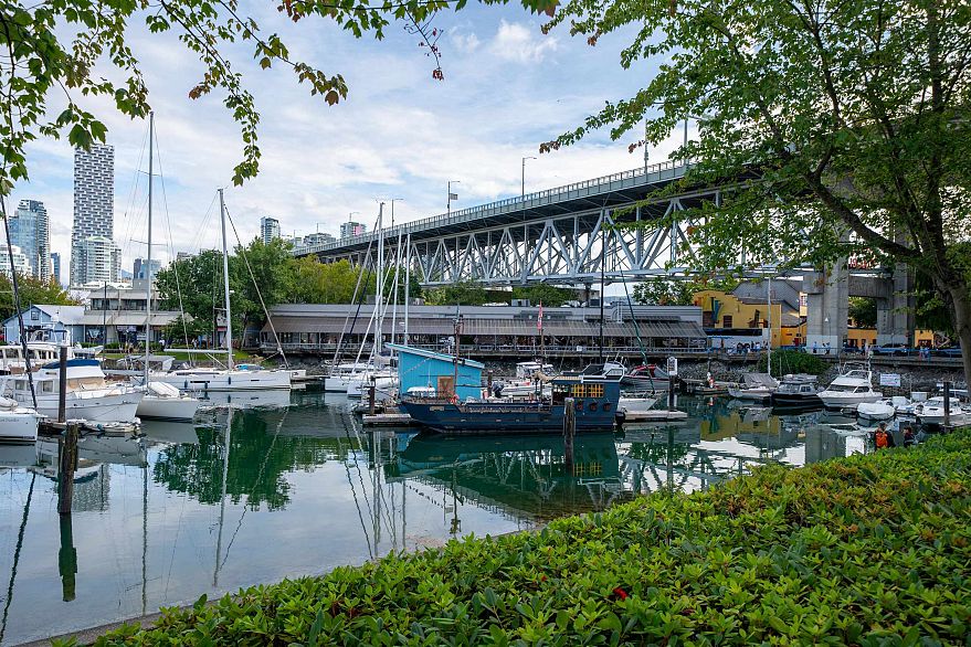 108 1502 Island Park Walk