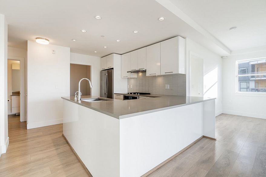 515 3488 Sawmill Crescent