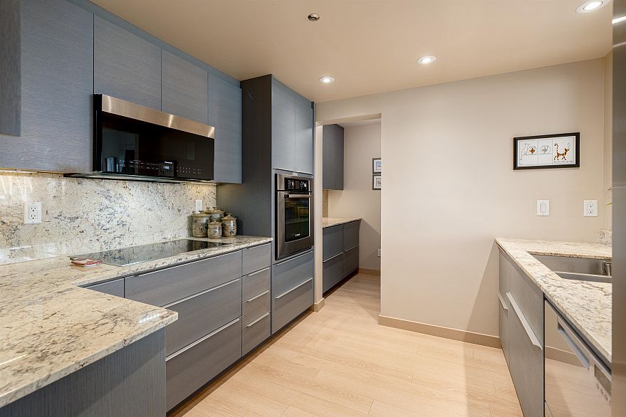 108 1502 Island Park Walk