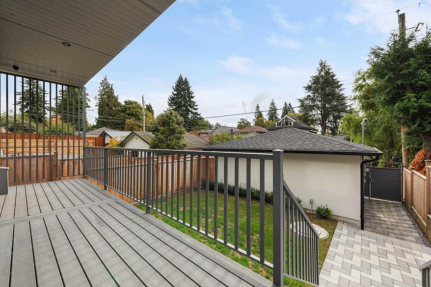 2 3232 W 38th Avenue