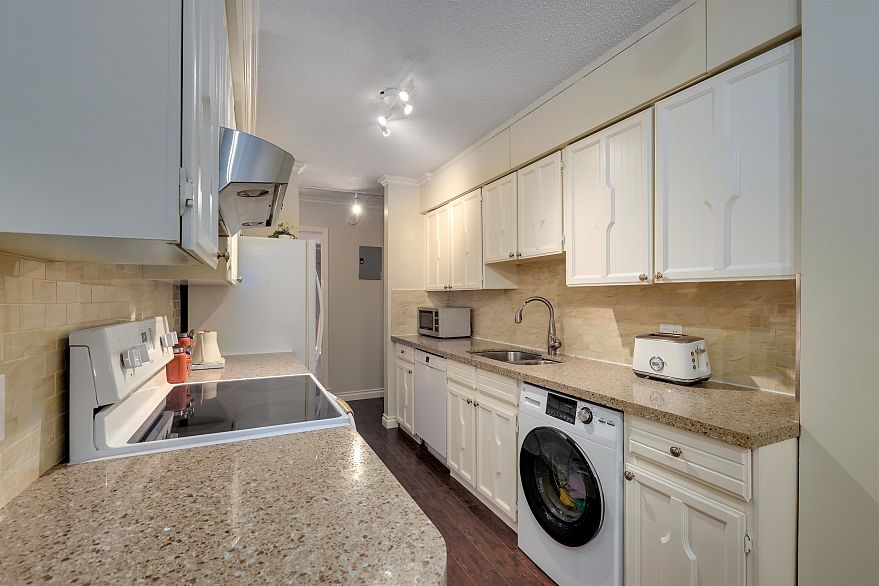 204 1424 Walnut Street