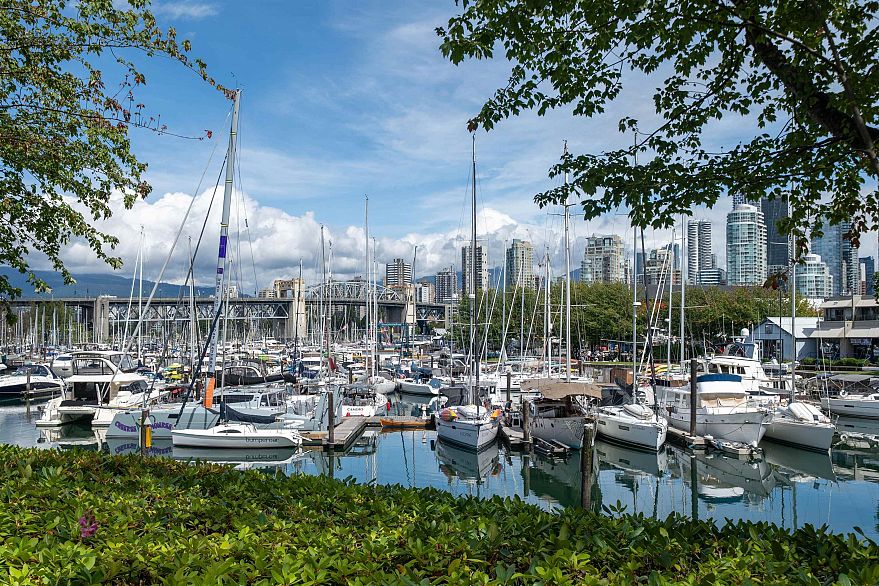 108 1502 Island Park Walk