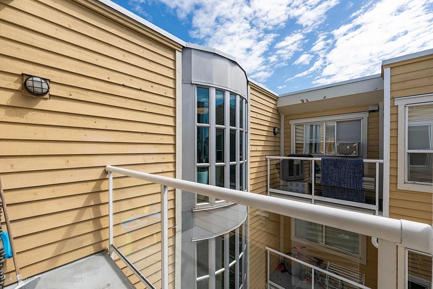 401 2929 W 4th Avenue