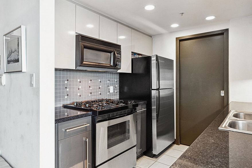 2201 1408 Strathmore Mews