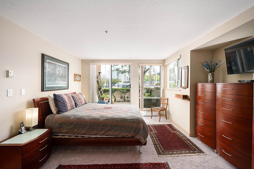 108 1502 Island Park Walk