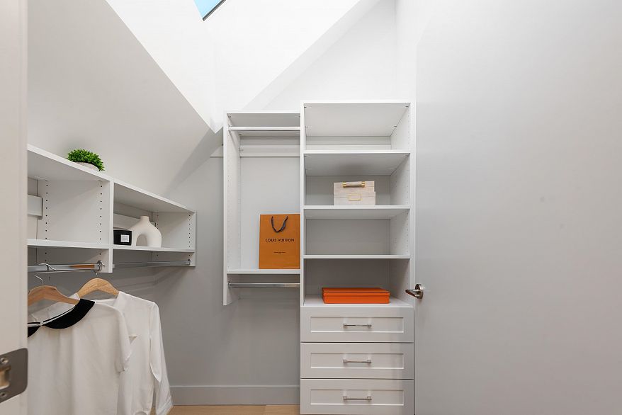 1 2635 W 12th Avenue