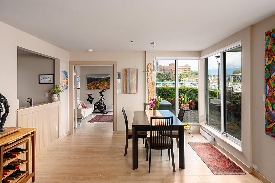 108 1502 Island Park Walk