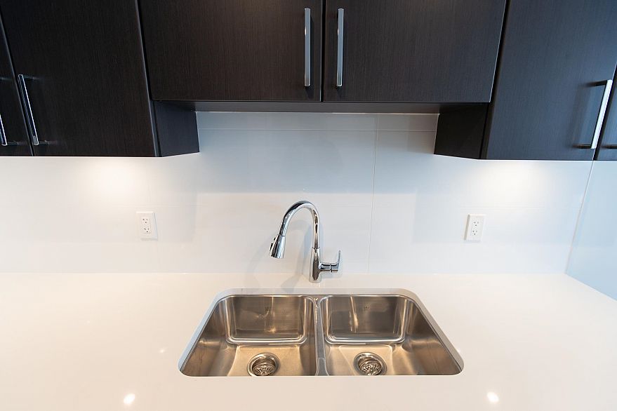 805 1708 Ontario Street