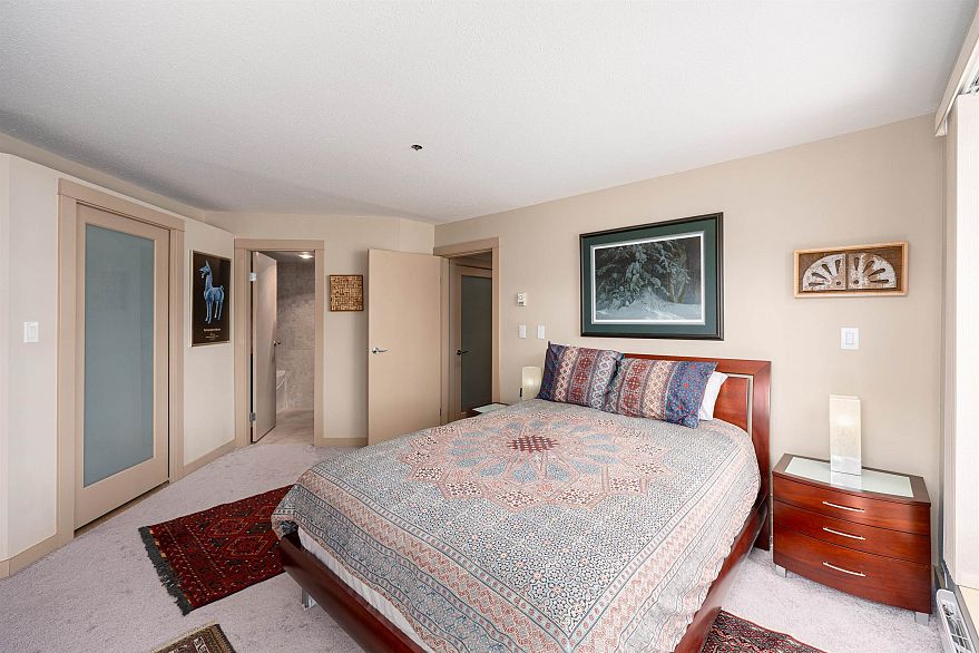 108 1502 Island Park Walk