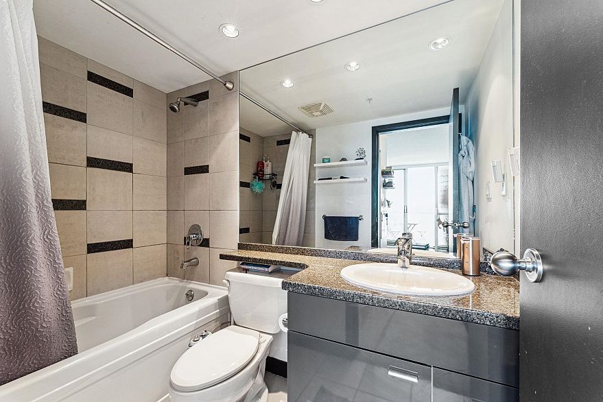 2201 1408 Strathmore Mews