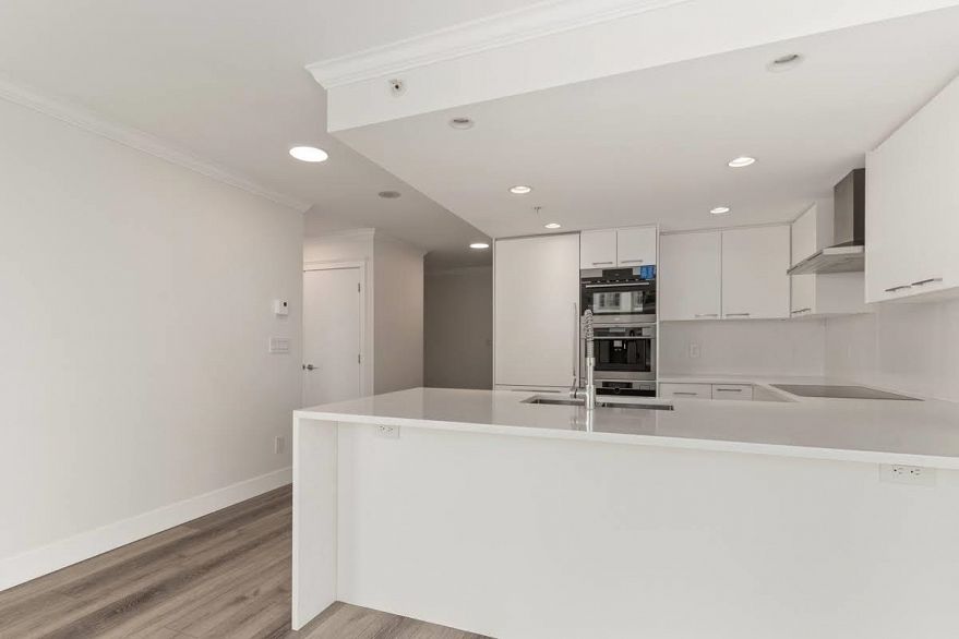 704 125 Milross Avenue