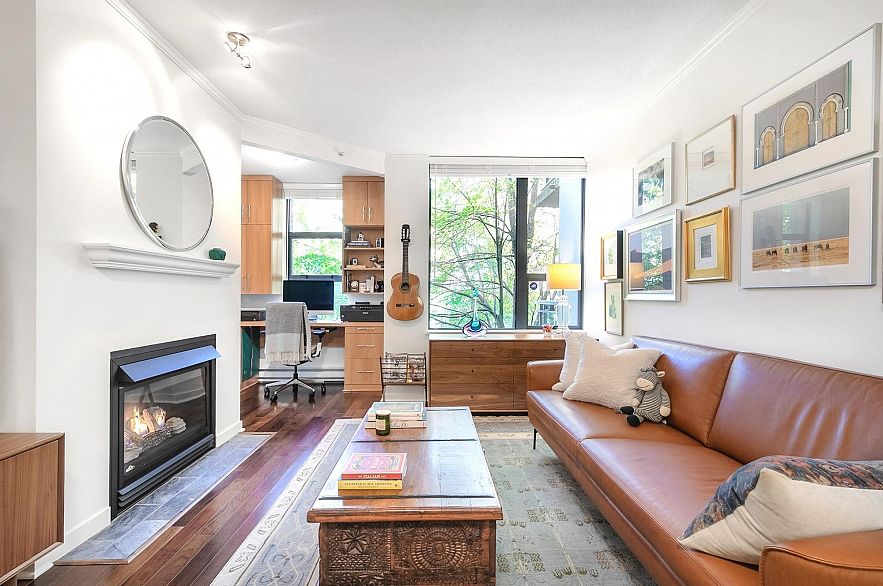 201 2263 Redbud Lane