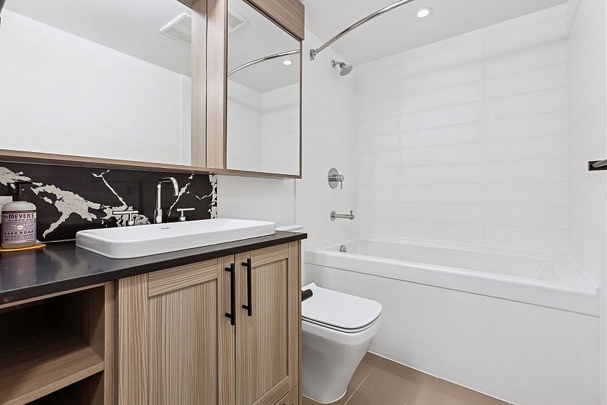 2003 5515 Boundary Road