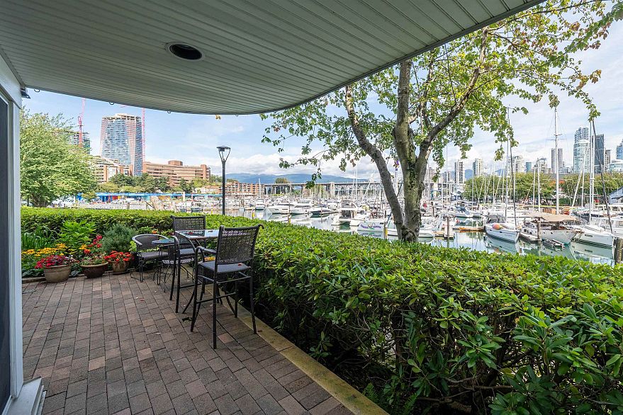 108 1502 Island Park Walk