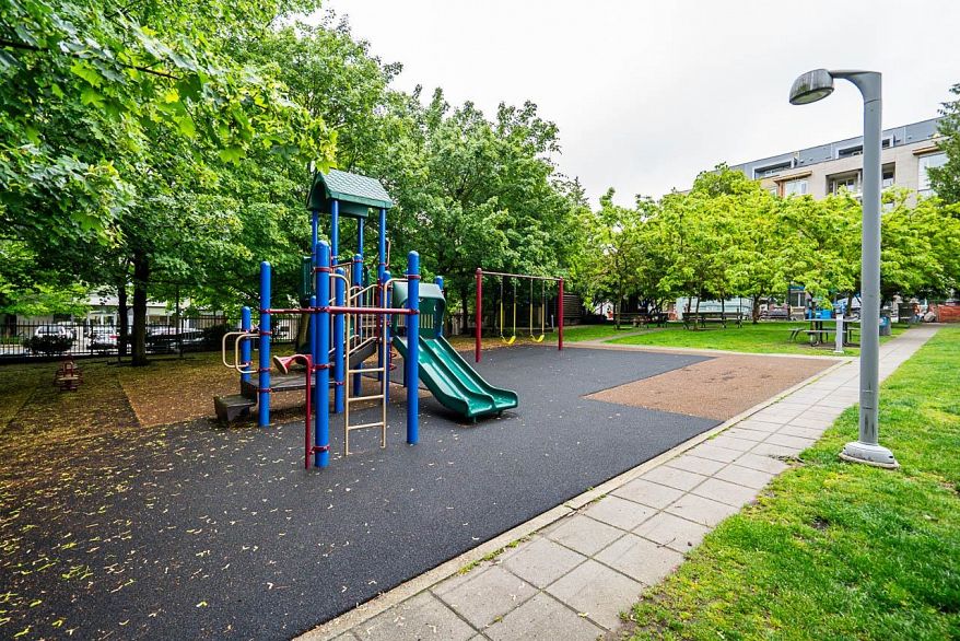 310 750 W 12th Avenue