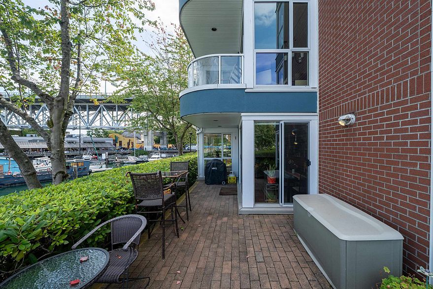 108 1502 Island Park Walk