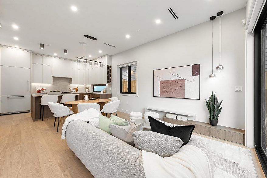 1 2635 W 12th Avenue