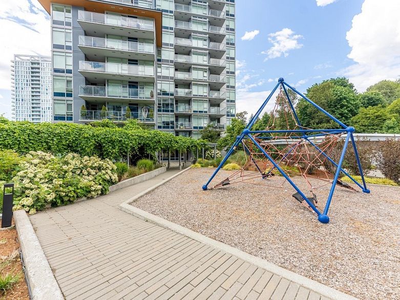 2008 8538 River District Crossing