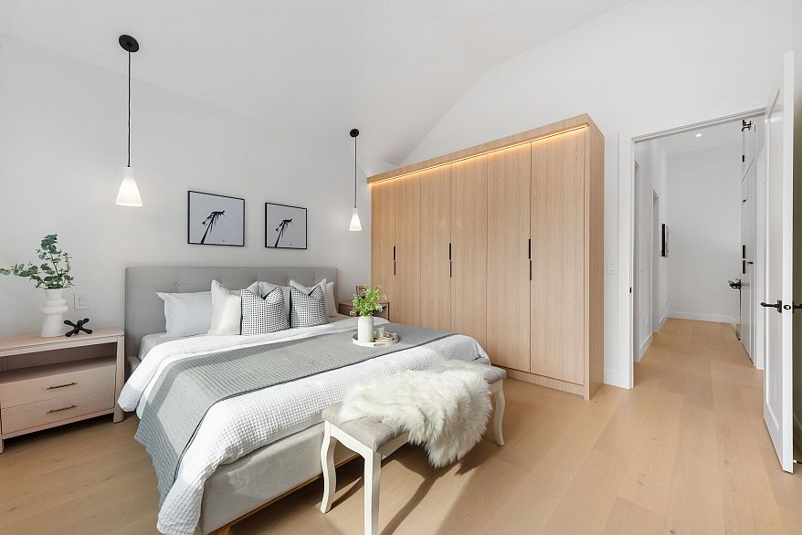 2 3232 W 38th Avenue