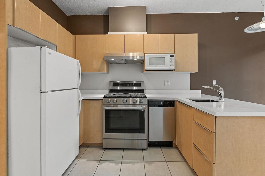 310 1239 W Georgia Street