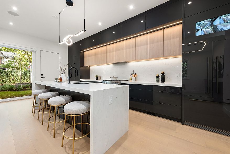 1 3232 W 38th Avenue