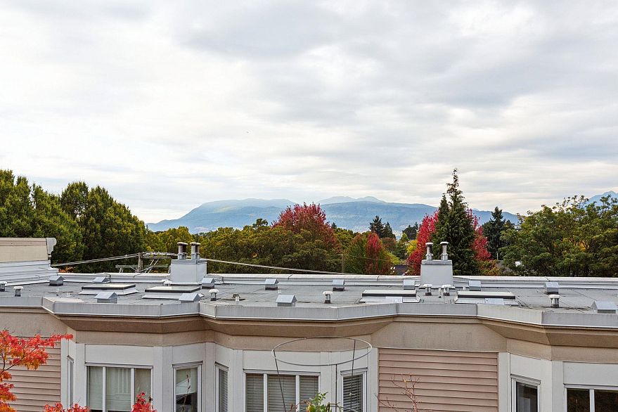 314 2565 W Broadway Street