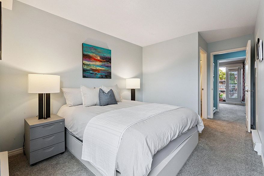 314 2565 W Broadway Street