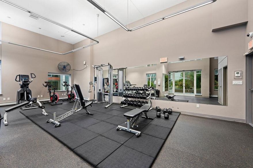 1708 168 W 1st Avenue