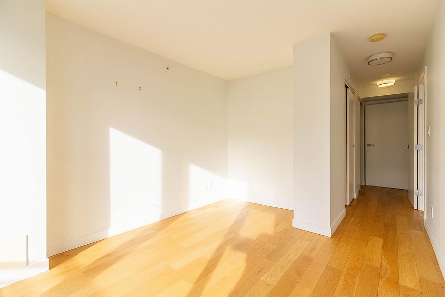 1810 188 Keefer Street