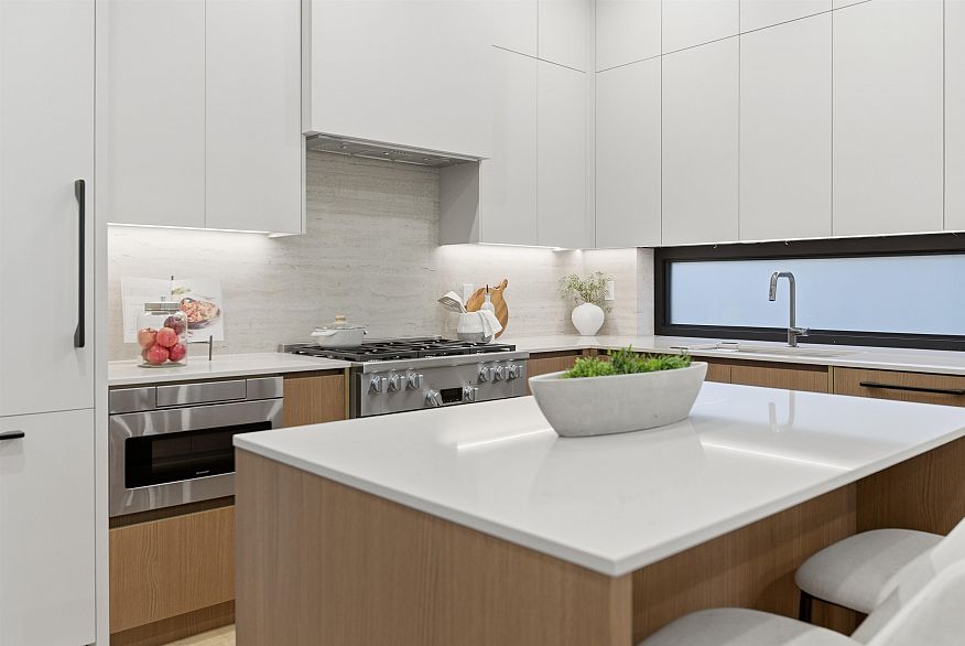 1 2635 W 12th Avenue