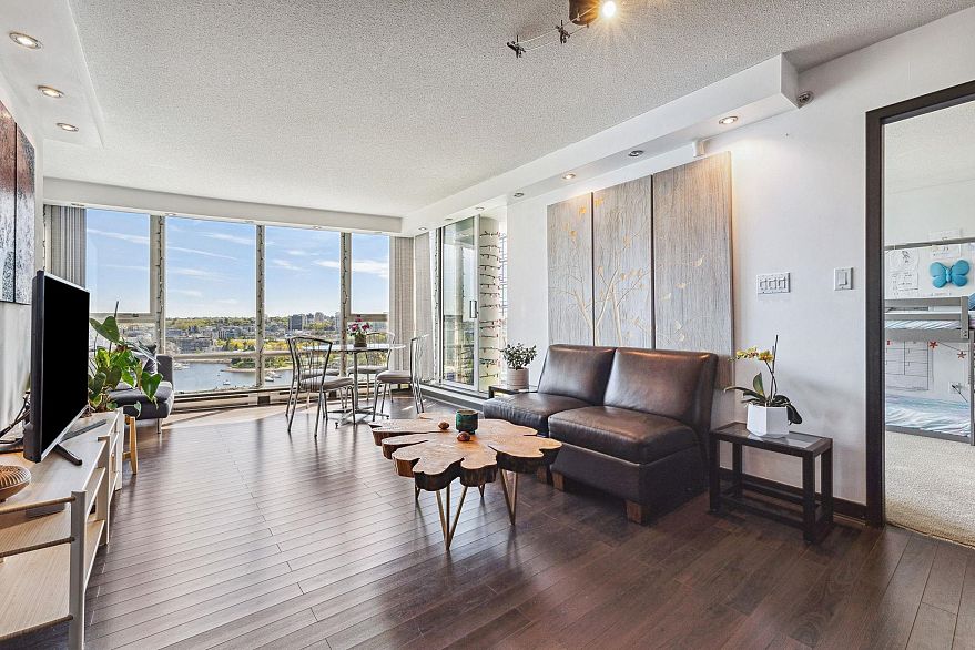 2201 1408 Strathmore Mews