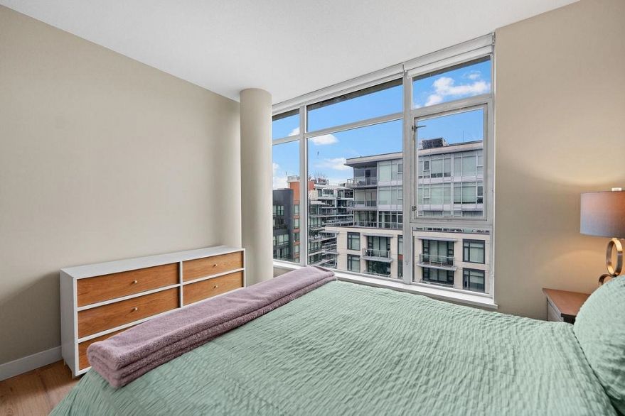 1708 168 W 1st Avenue