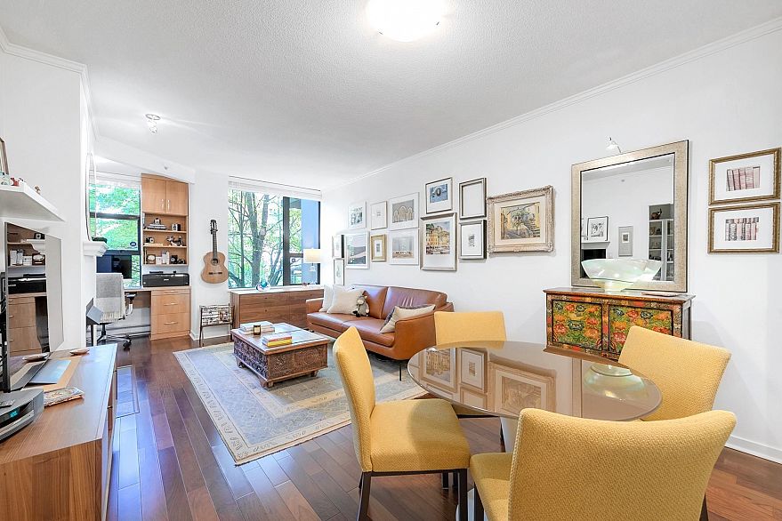 201 2263 Redbud Lane