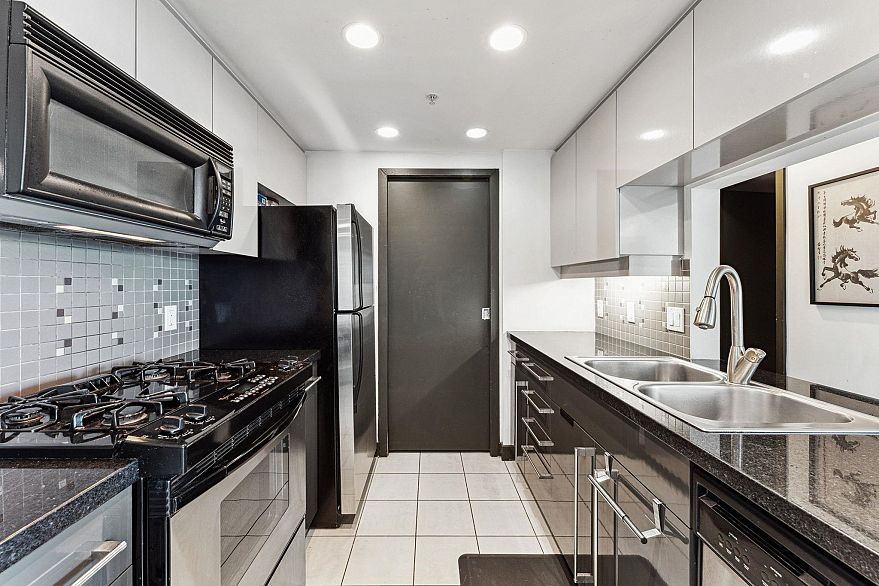 2201 1408 Strathmore Mews