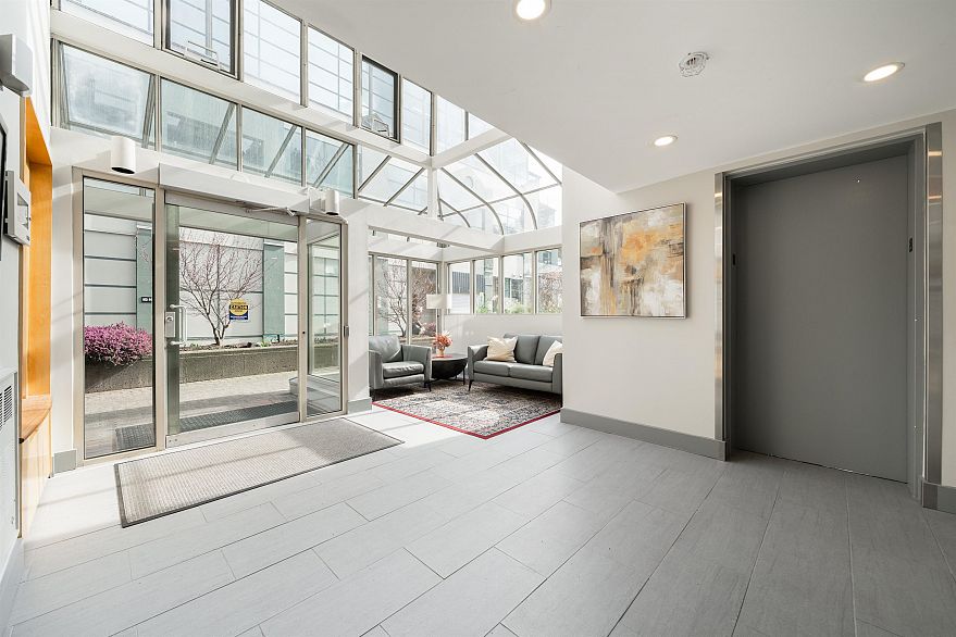 108 1502 Island Park Walk