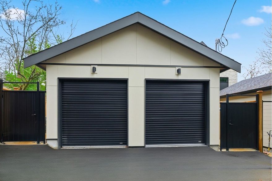 2 2635 W 12th Avenue