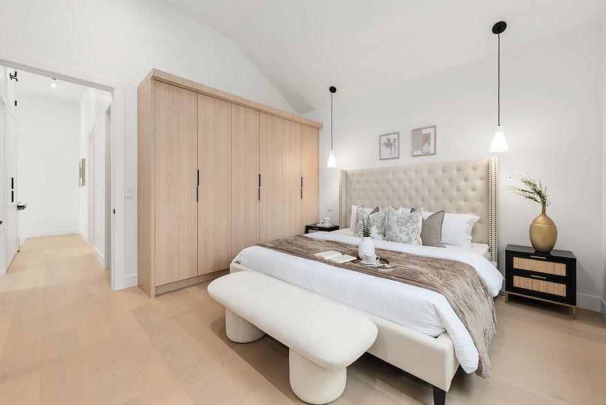 1 3232 W 38th Avenue