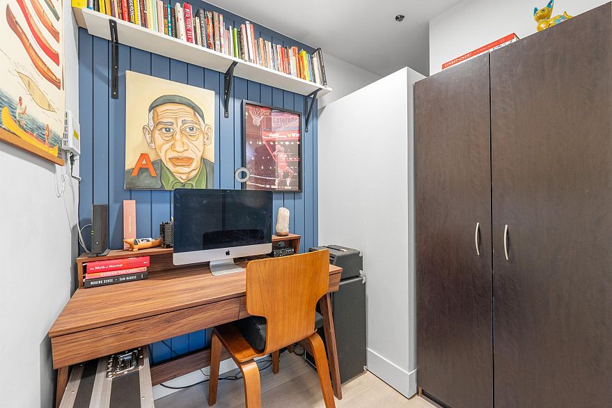 105 2133 Dundas Street