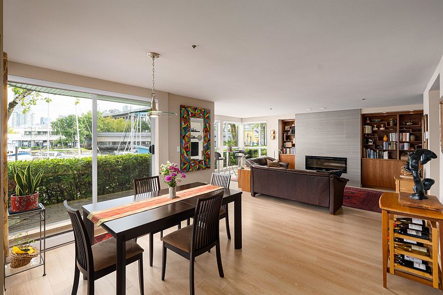 108 1502 Island Park Walk