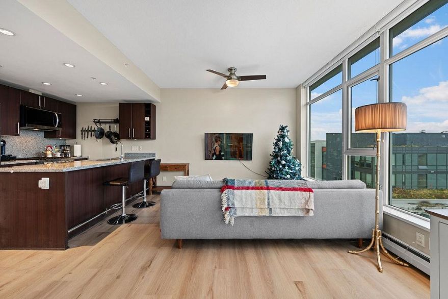 1708 168 W 1st Avenue