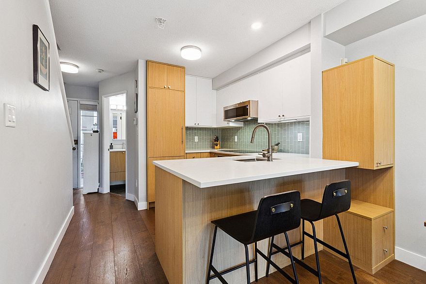 314 2565 W Broadway Street