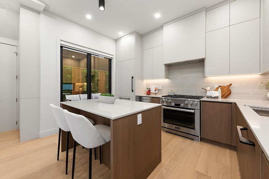 1 2635 W 12th Avenue