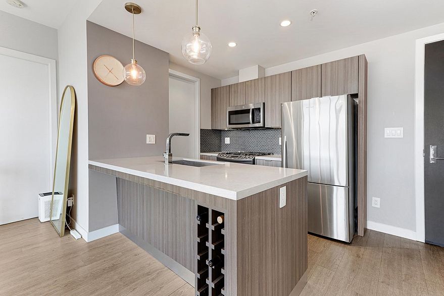 1102 1788 Ontario Street