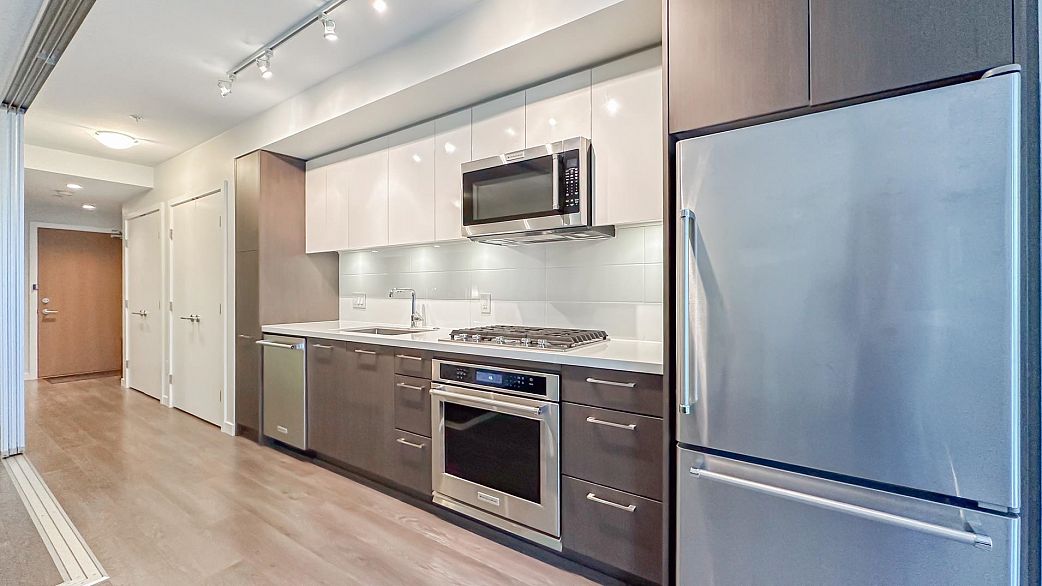 503 384 E 1st Avenue